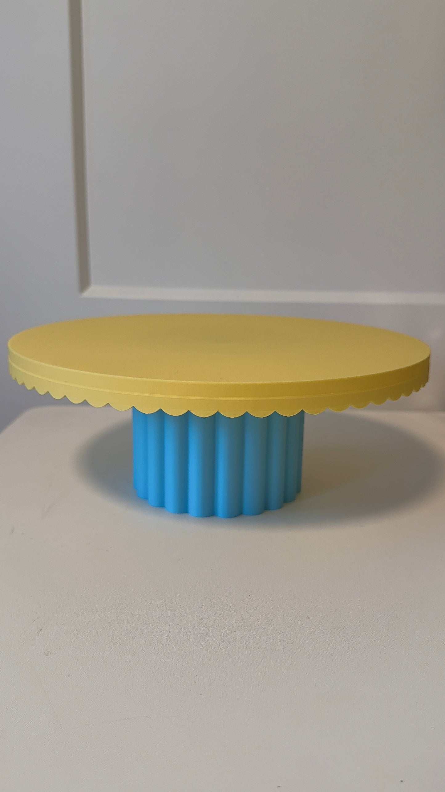 The wavy Cake Stand